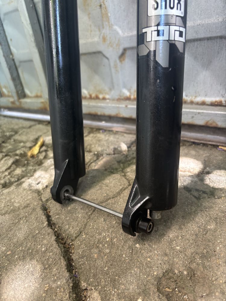 Вилка RockShox Tora 302 solo air U-turn