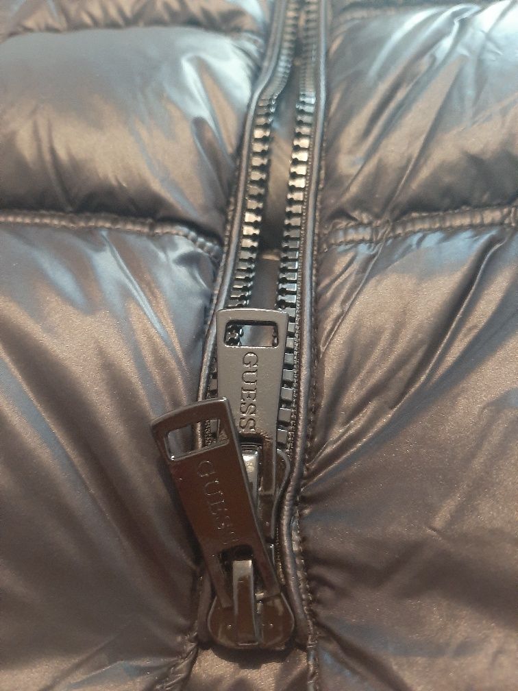 Ново дамско яке GUESS