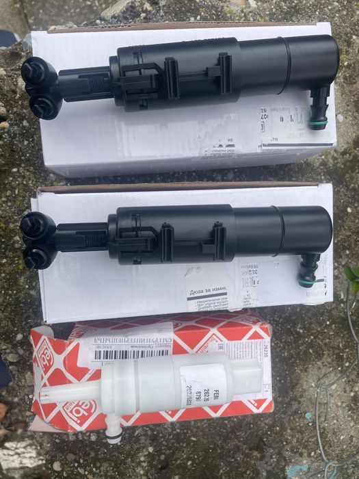 Пръскалки ,дюзи чистачки фарове и помпичка стъкломиене Mercedes W204