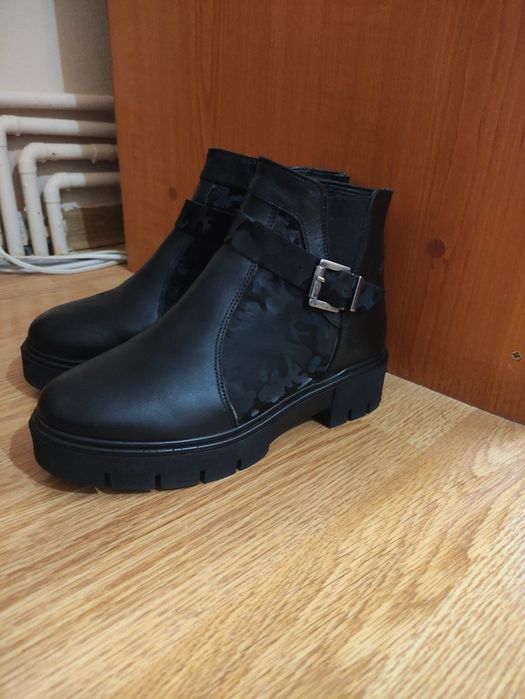 De vânzare cizmulițe de damă piele naturala