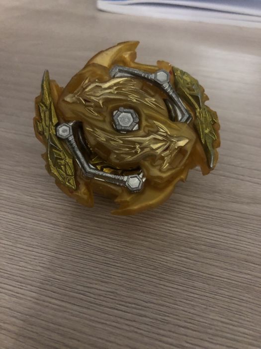 Блэй блэйд желто золотой