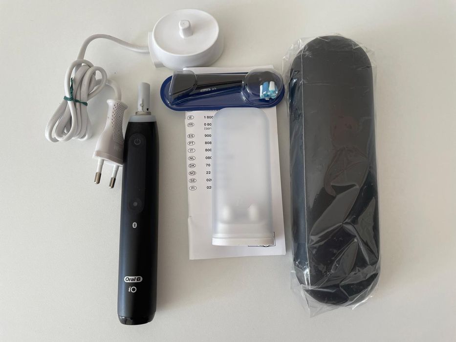 Periuta de dinti electrica Oral-B, IO5, negru