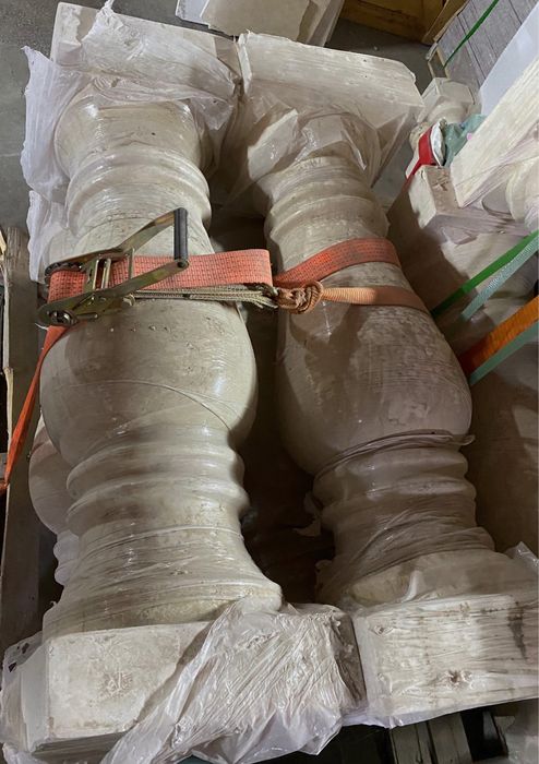 Balustrii \ coloane marmura Gold