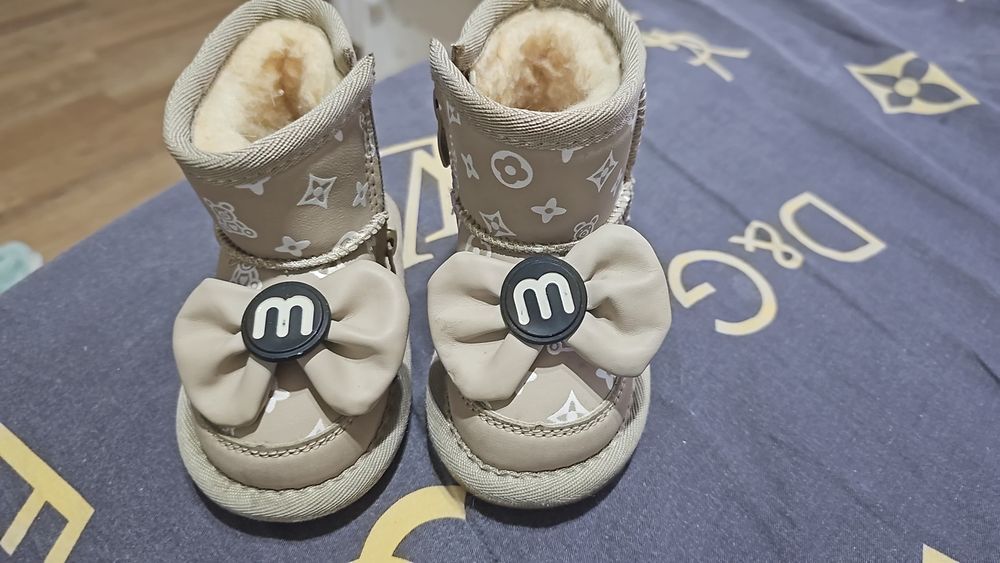 Продам обувь детскую