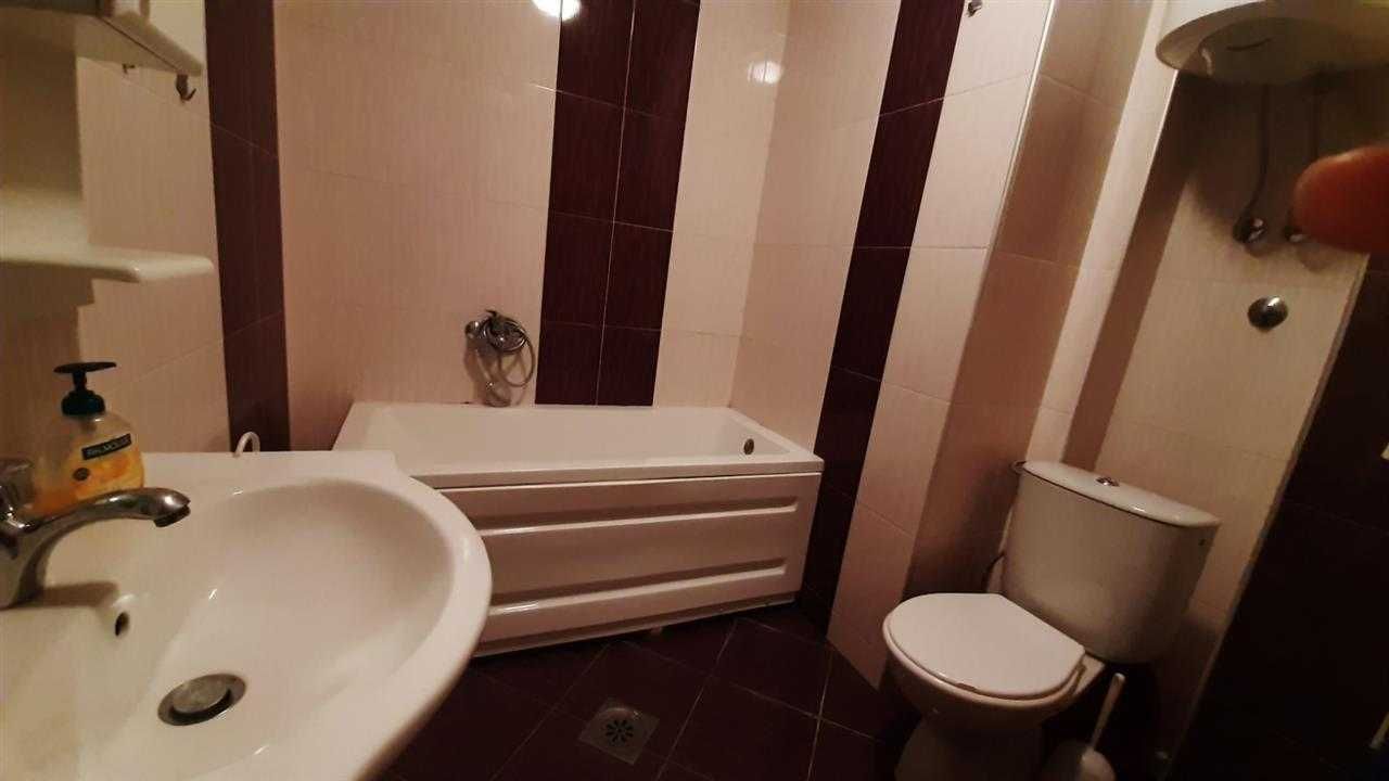 Продава се Тристаен апартамент в Пловдив, Христо Смирненски - 82 кв.м за 5 €/кв.м - Снимка #1