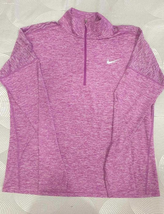 Дамски суетшъри Nike