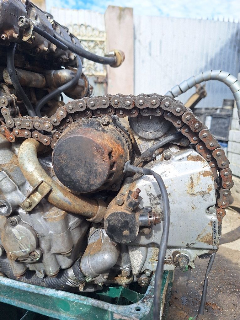 vând motor yamaha r thunderace