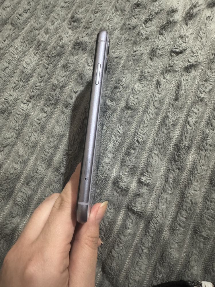 Продам Iphone 11