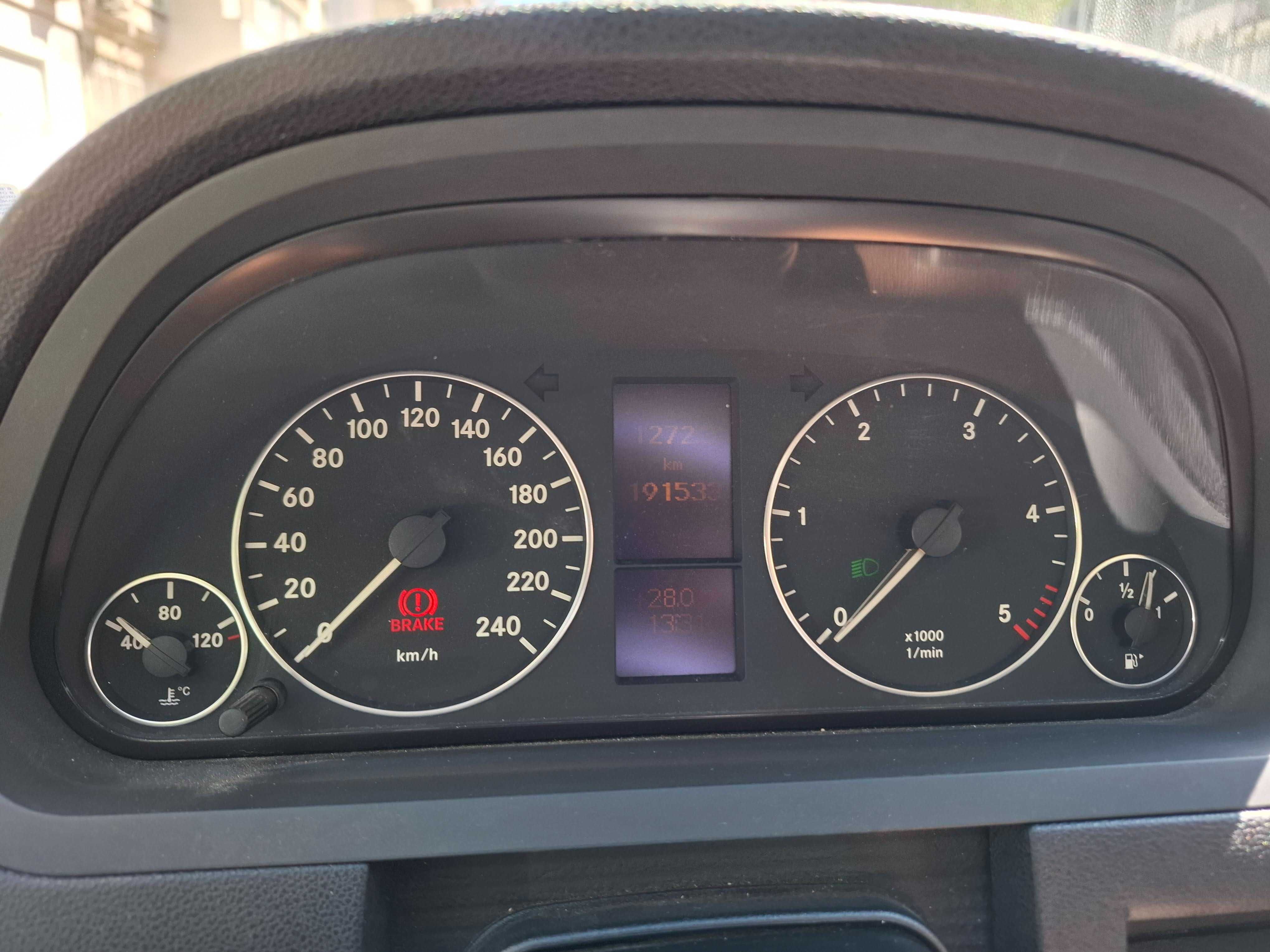 Продавам Mercedes-Benz A 180
