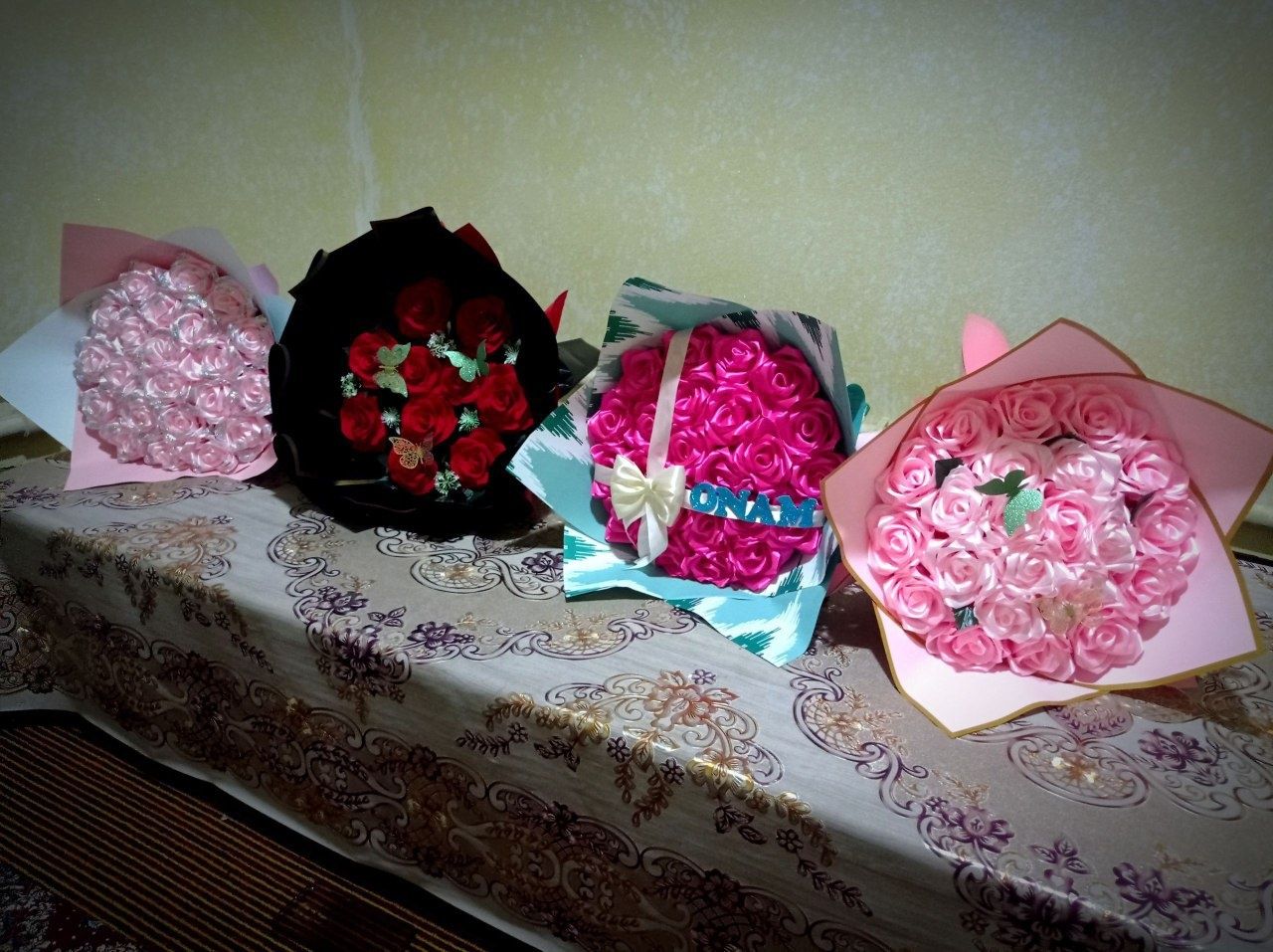 Sun'iy gullar sotiladi