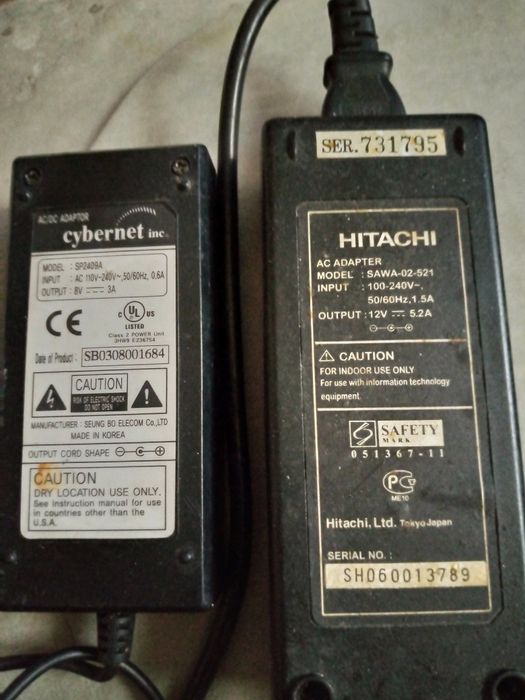 Продам Зарядки для ноутбука 8 и 12 v.