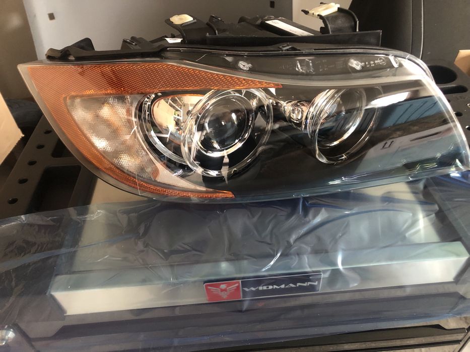 Far dreapta bi xenon Bmw E90 E91 2005-2008 NOU