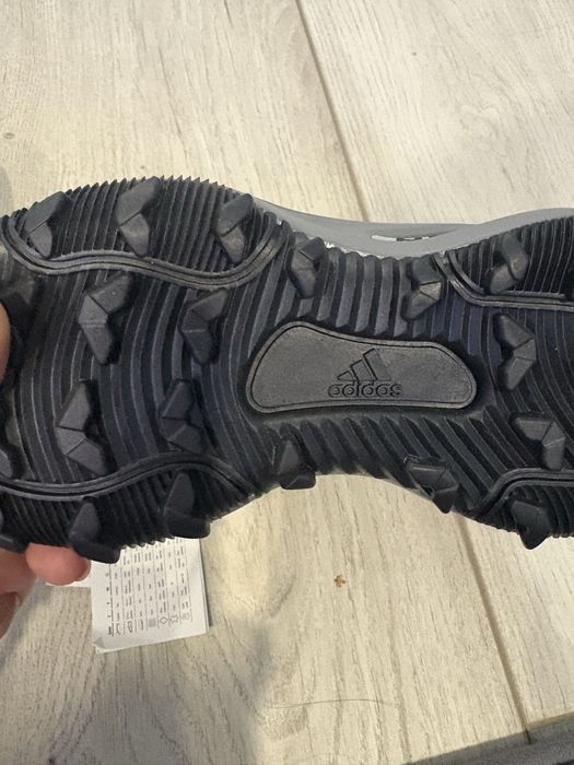 Нови с етикет ботушки Adidas