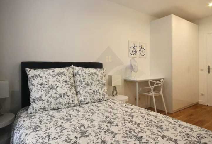 Дава се под наем Четиристаен апартамент в Пловдив, Център - 76 кв.м за 255 € - Снимка #1