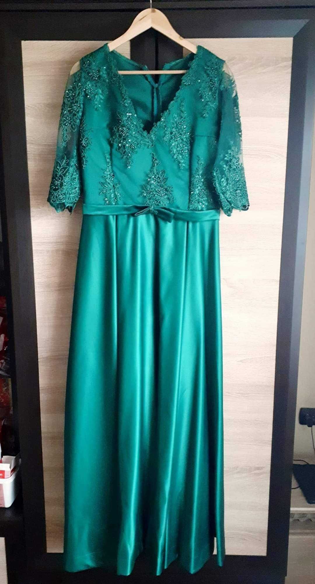 Rochie de nuntă lungă.     .