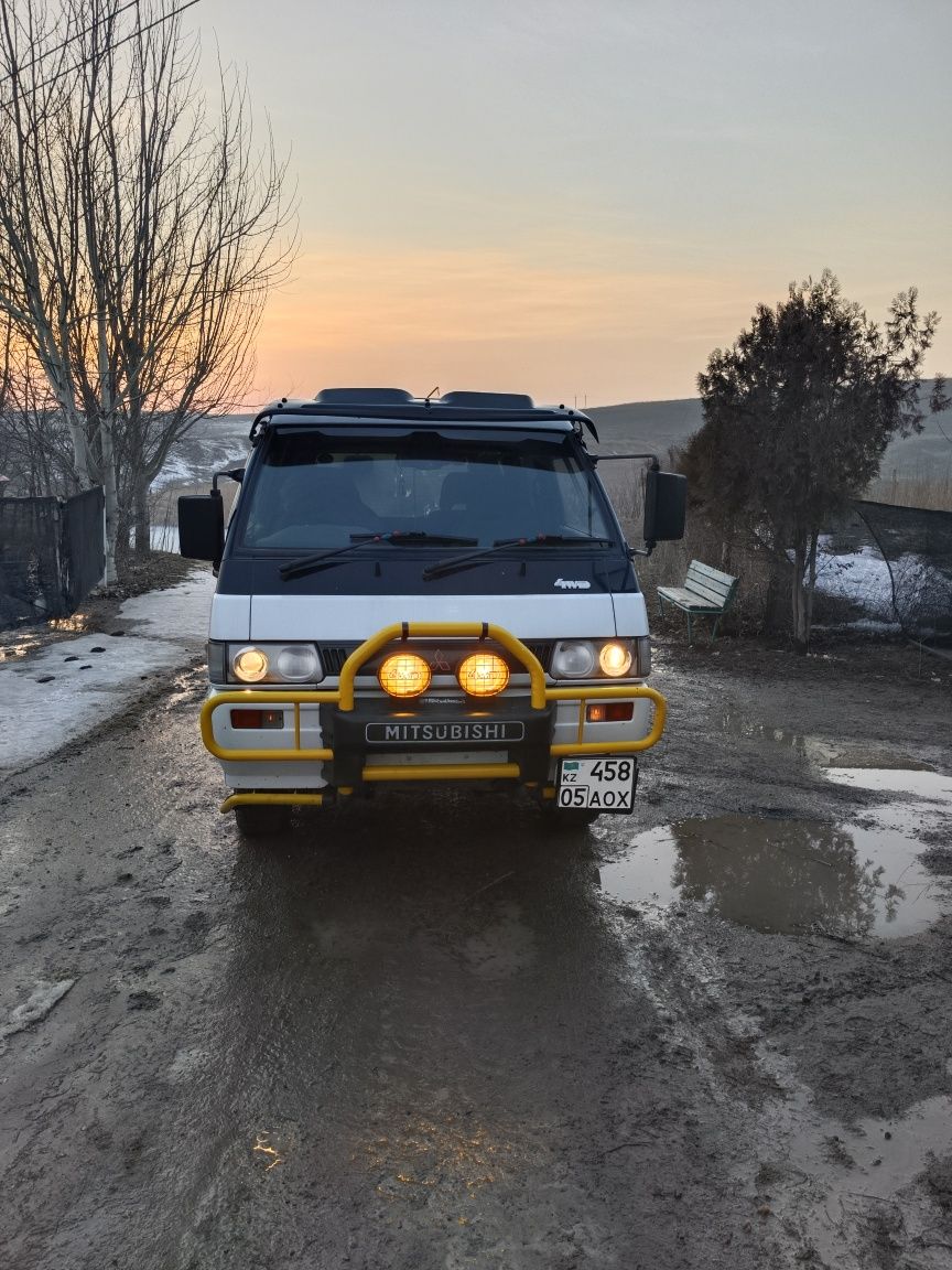 Продам автомобиль delica