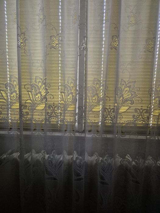 Перде - бяло на цветя