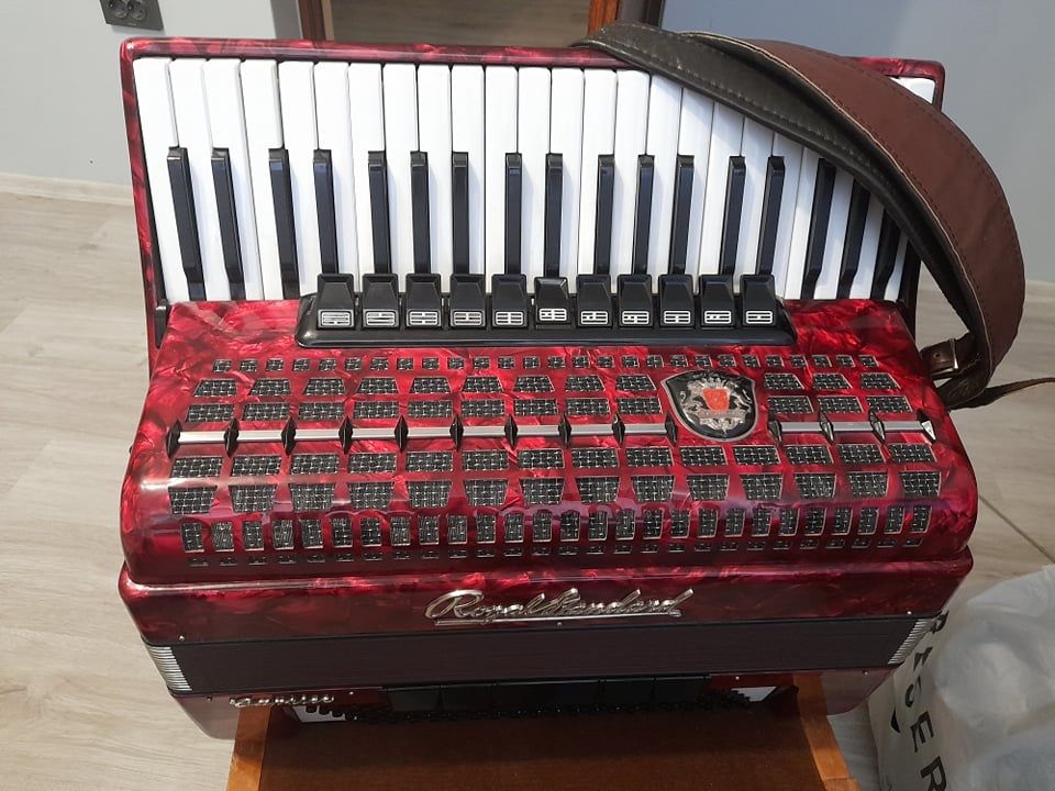 Акордеон royal standard