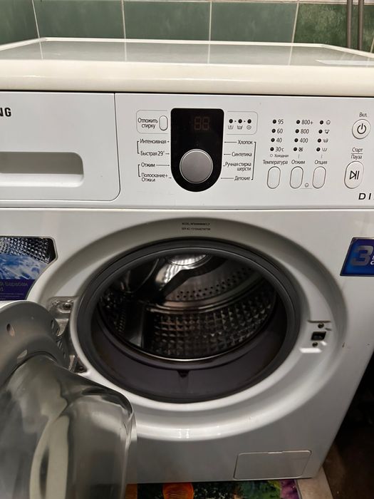 Продам стиральную машинку! В рабочем состояний! Цена 40 тыс
