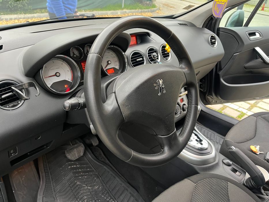 Peugeot 308 2.0HDI Automatic 136hp