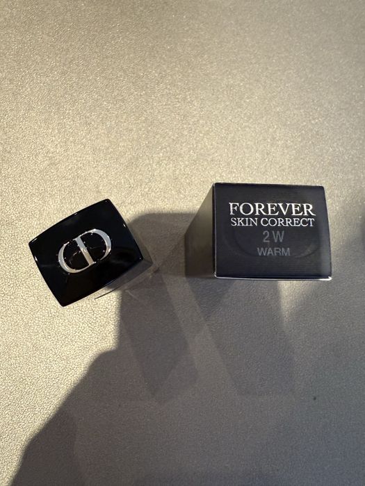 Christian Dior-коректор  за очи и лице