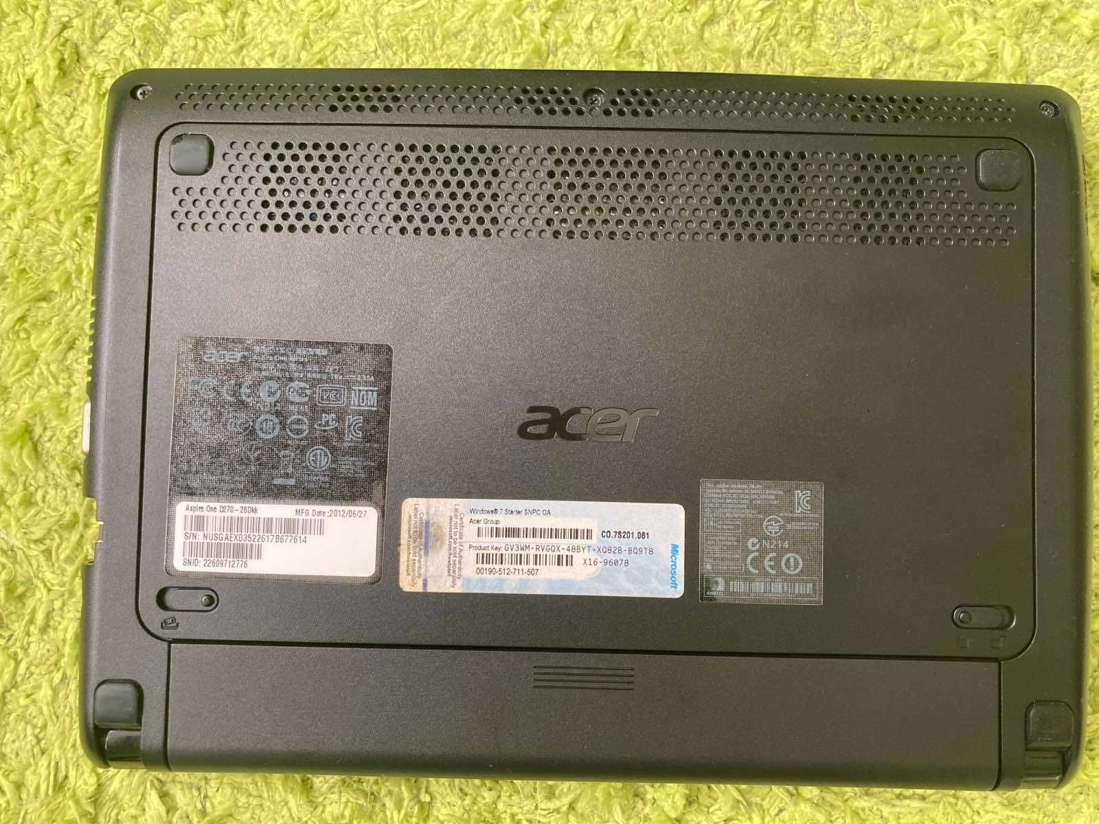 Продавам малък лаптоп Acer Aspire One D270