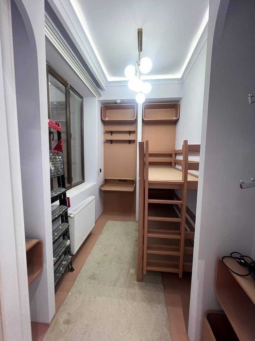 Aeraport hududida kvartira zudlik bilan sotiladi!