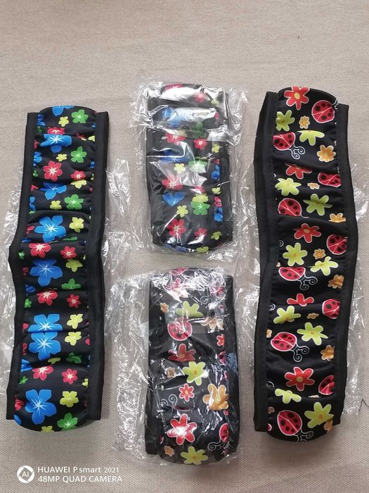 Велурен калъф на цветя и звезди за волан на женски автомобил