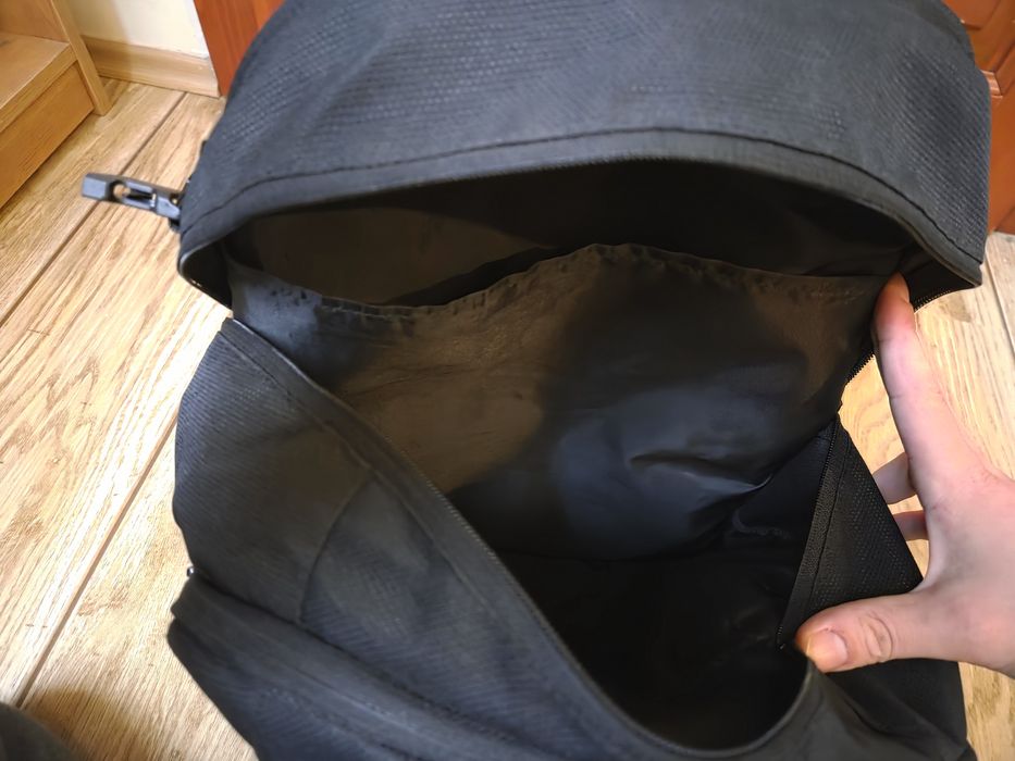 Ghiozdan Adidas ca nou