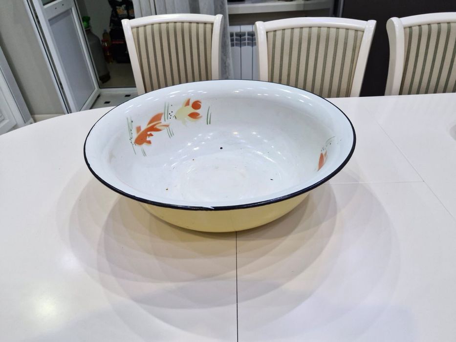 Продам эмалированные тазики