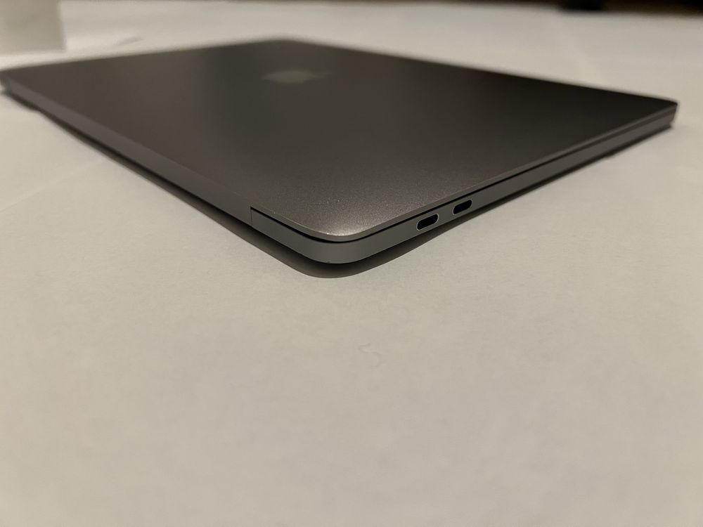 MacBook Pro 2017 16ram/256gb Touchbar