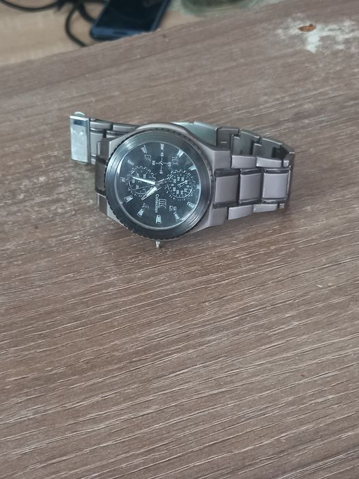 Vând ceas de mana bărbătesc