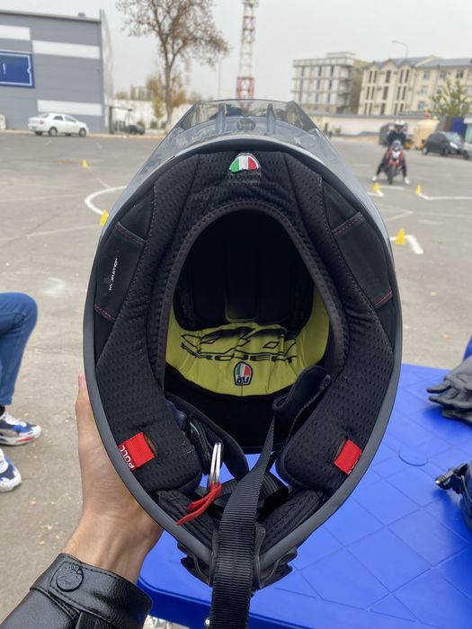 AGV pista GPRR AAA мотошлем