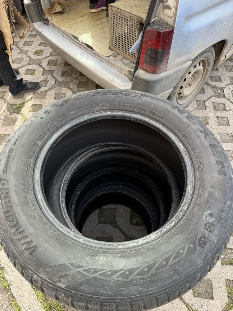 Зимни гуми за джип