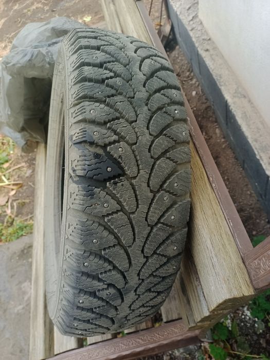 Продам Комплект зимних шин