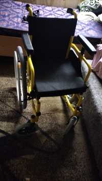 Продам инвалидную коляску детскую