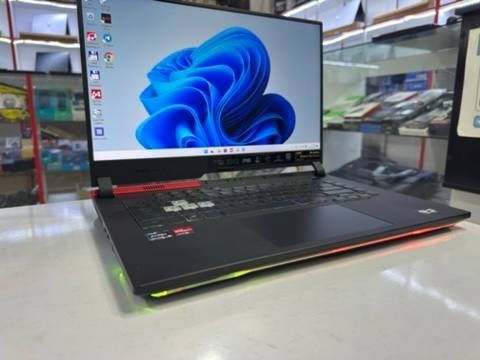 Asus Rog Strix ryzen 9-5900HX 16/512 SSD RX6800M-12GB