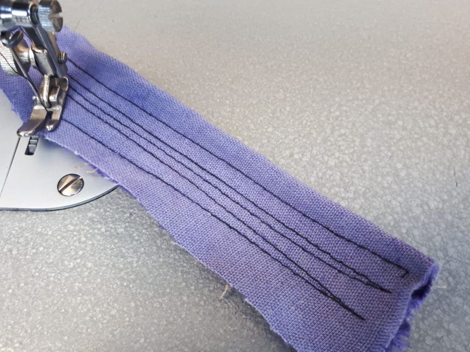 Новая не использована швейная машинка Подольск шьет работает отлично