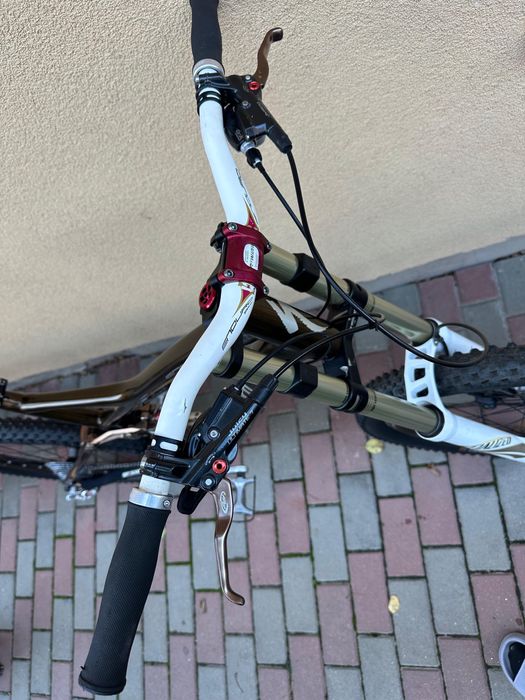 Specialized Enduro FSR Carbon – Fully Suspension – stare excelentă