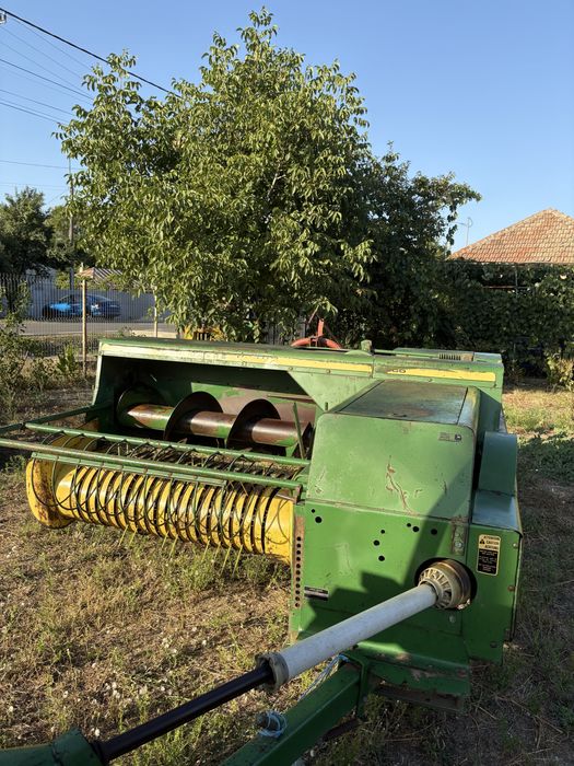 Vand presa de balotat John Deere, Balotiera
