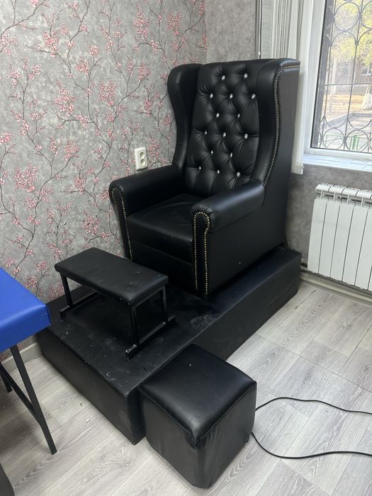 Продам педикюрное кресло
