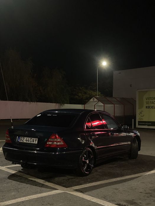 Vând/schimb  mercedes c 180 2000 benzina si gaz