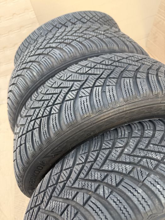 Оригинални джанти.  Opel 16” 5x110 ET40 с зимни гуми Hankook 195/55/16