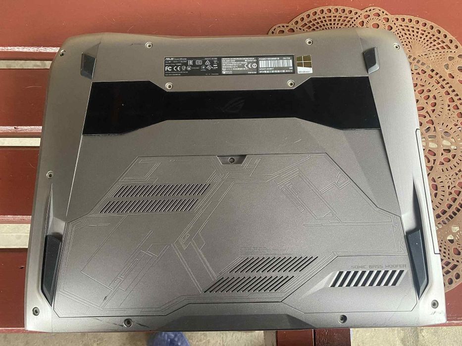 Laptop Gaming Asus Rog i7 cu 48 GB Ram și Ssd 1TB