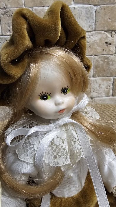 Порцеланова кукла