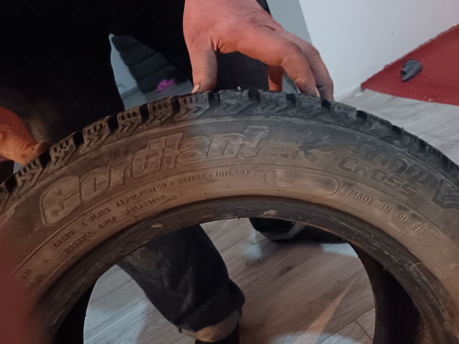 Шина R15  зимние шипы