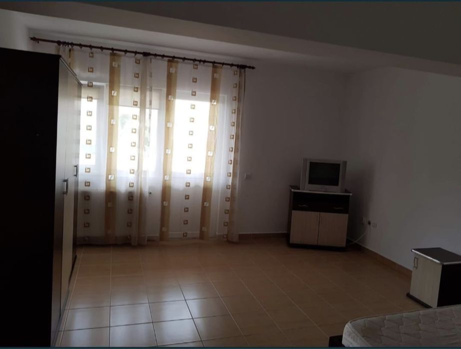 Inchiriez Garsoniera  47 mp