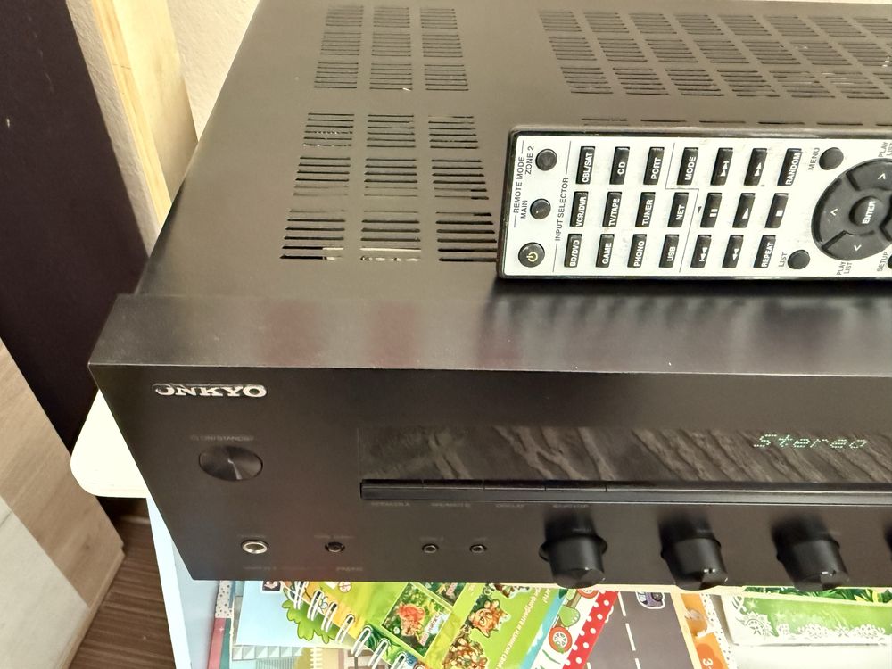 Onkyo TX-8050 стерео ресивър Оптичен вход