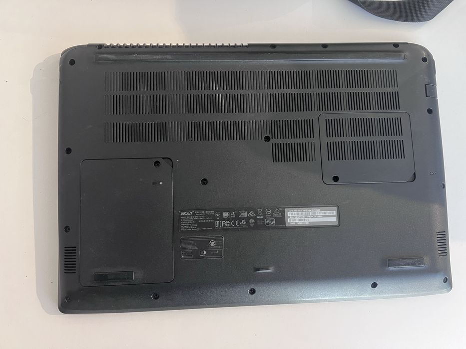 Изключително запазен лаптоп, подходящ за всякакви дейности !