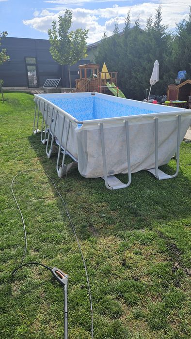 Vand piscina de curte foarte ieftin